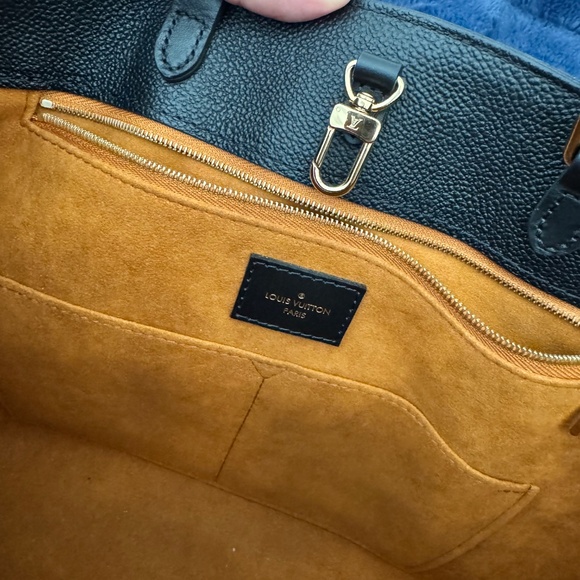 Louis Vuitton OnTheGo GM Black Empreinte Tote – Like New! - Picture 4 of 5